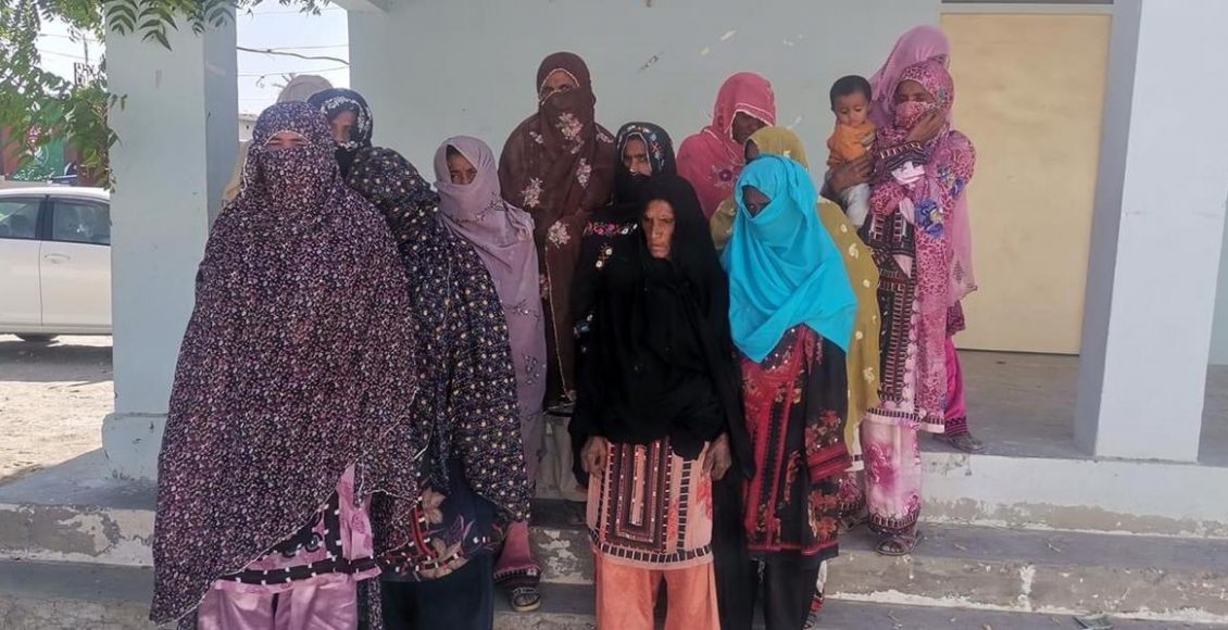 دشت میں نجی کمپنیوں کے ٹاورز کو اڑانے کے خلاف خواتین کا پریس کلب کے سامنے احتجاج