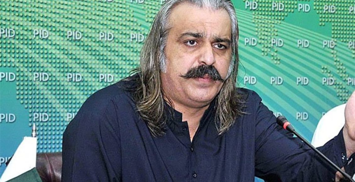 پشاور: وزیراعلیٰ خیبرپختونخوا علی امین گنڈاپور نے اثاثوں سے متعلق الیکشن کمیشن کا نوٹس پشاور ہائیکورٹ میں چیلنج کردیا۔
